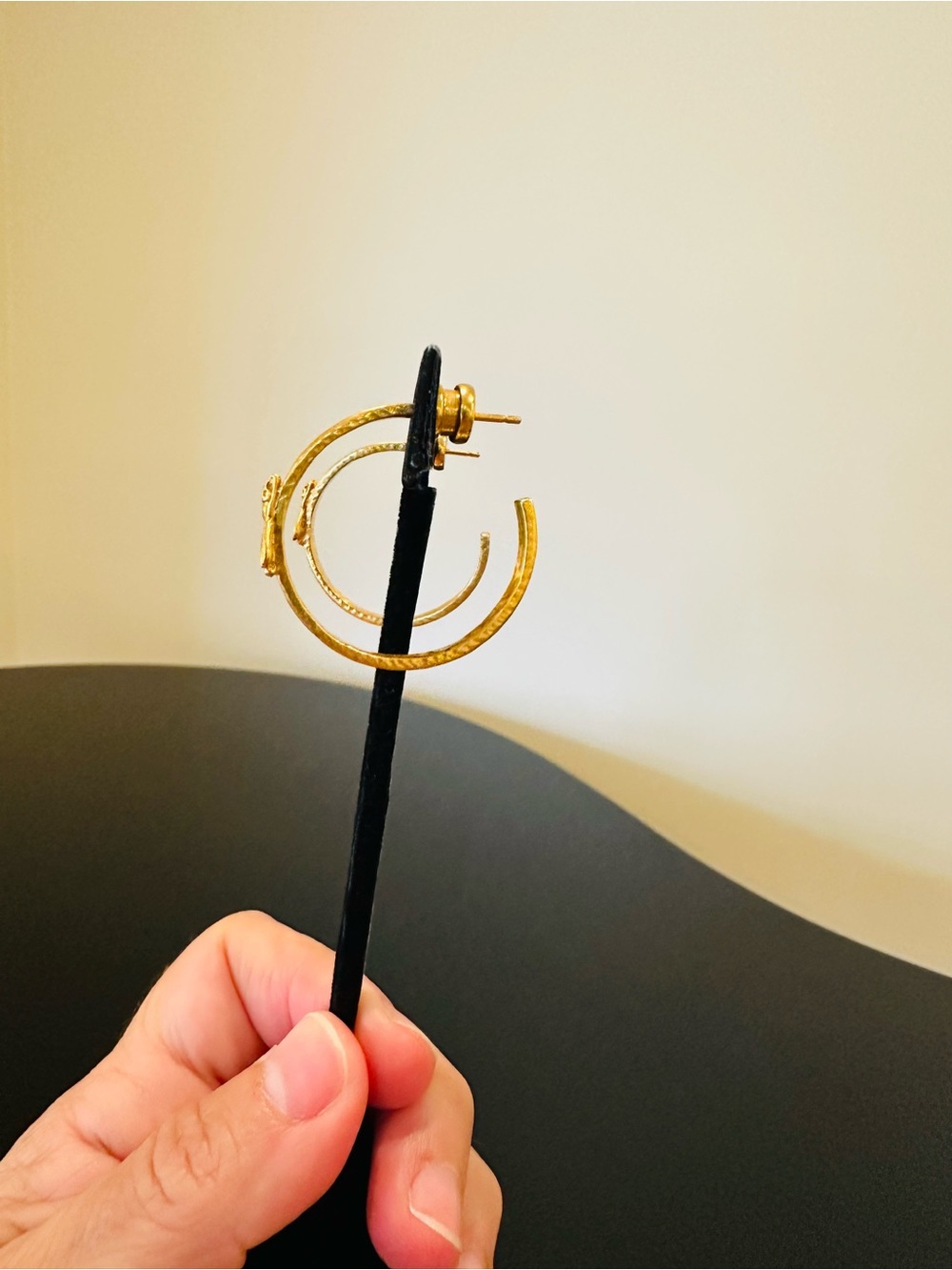 Julie Vos Authentic Luxury Designer Minimalist Spring Summer Bee Hoop Earrings - Picture 9 of 17